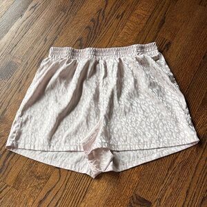 B34 BCBGMaxAzria Women Large Blush Leopard Cheetah Print Pajama Shorts